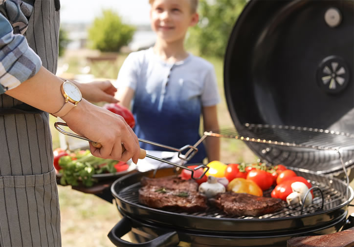 Relaxing in the outdoors! Is there a better way to spend Father’s day? Add his favourite meal on the grill, beverages in a basket, grab some blankets and enjoy! Head out to Shoprite Westgate for all your barbeque requirements.